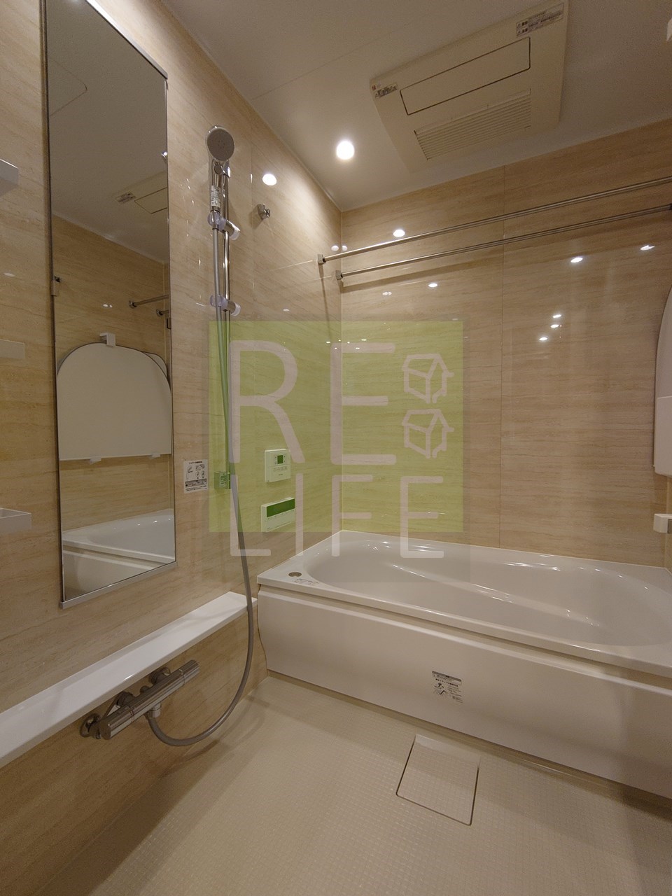 シャワールーム