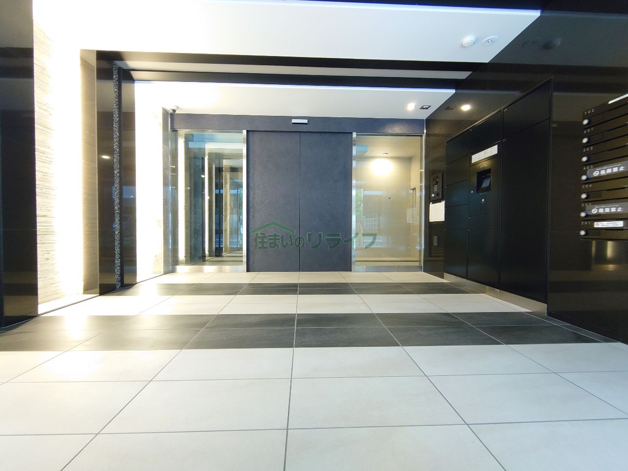 建物エントランス