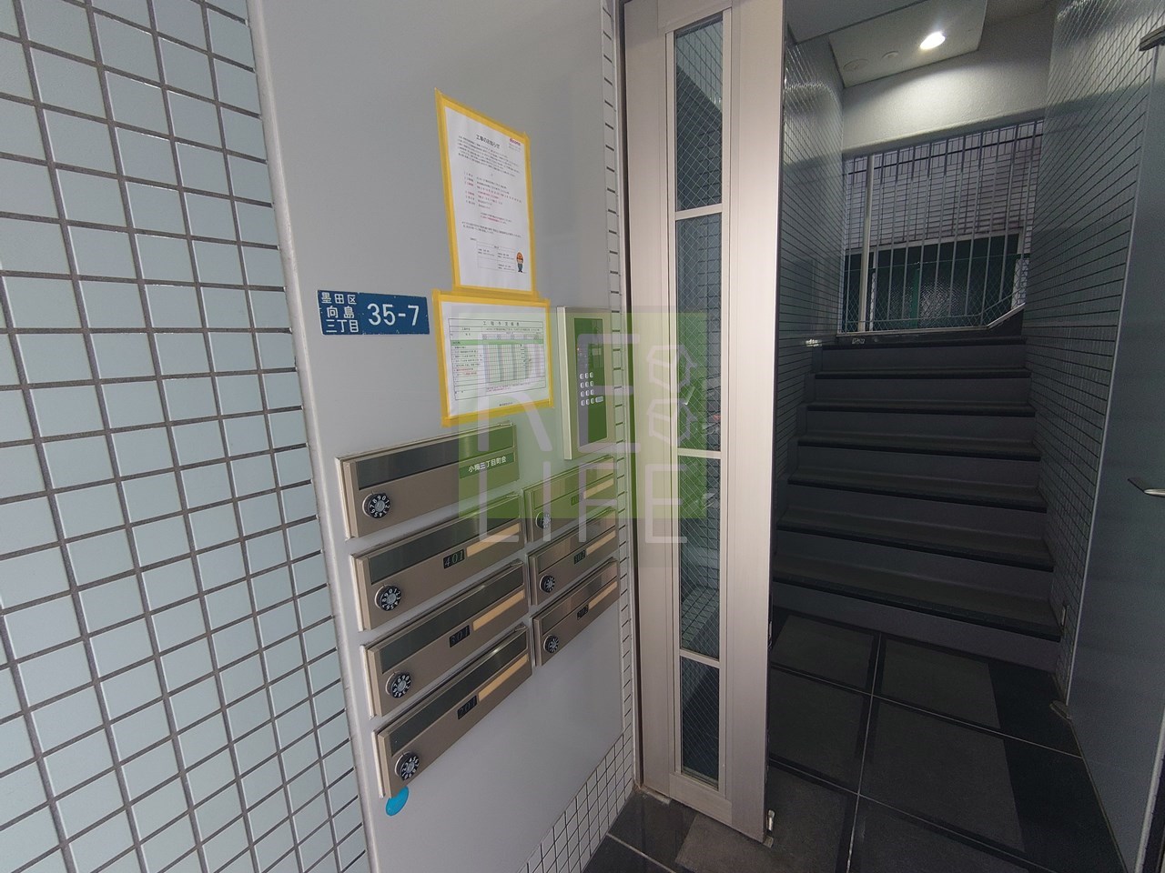 建物エントランス