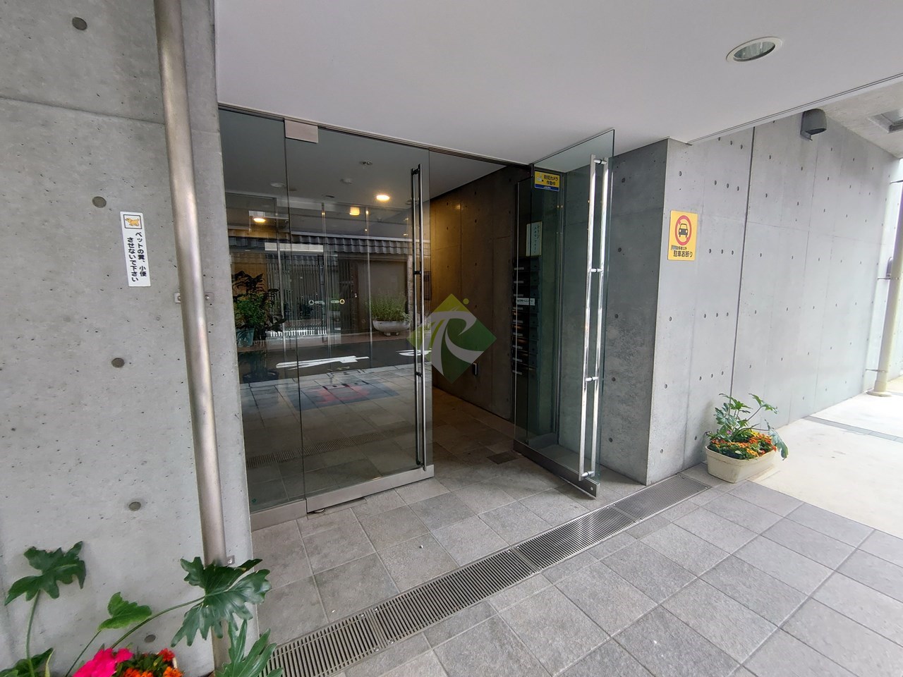 建物エントランス