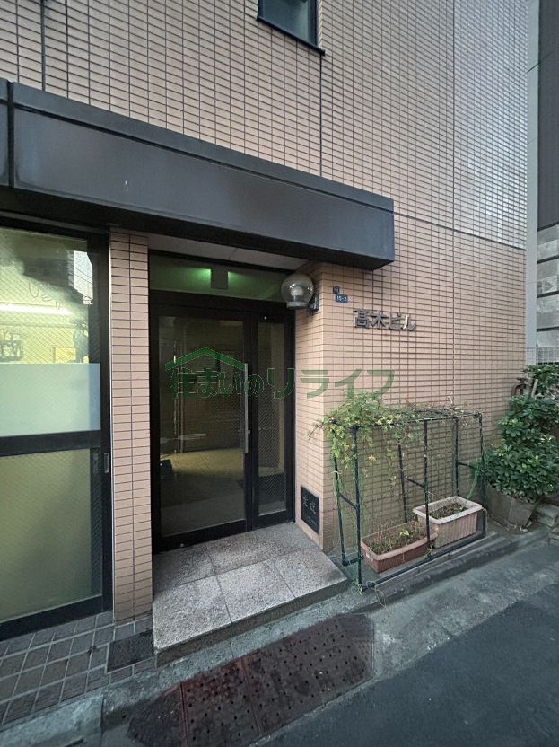 建物エントランス