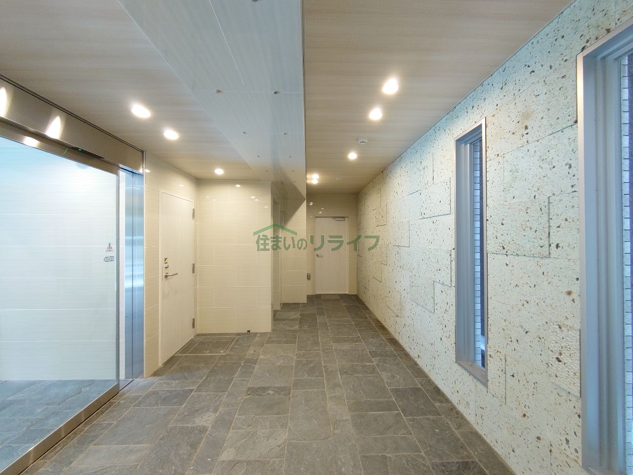 建物エントランス