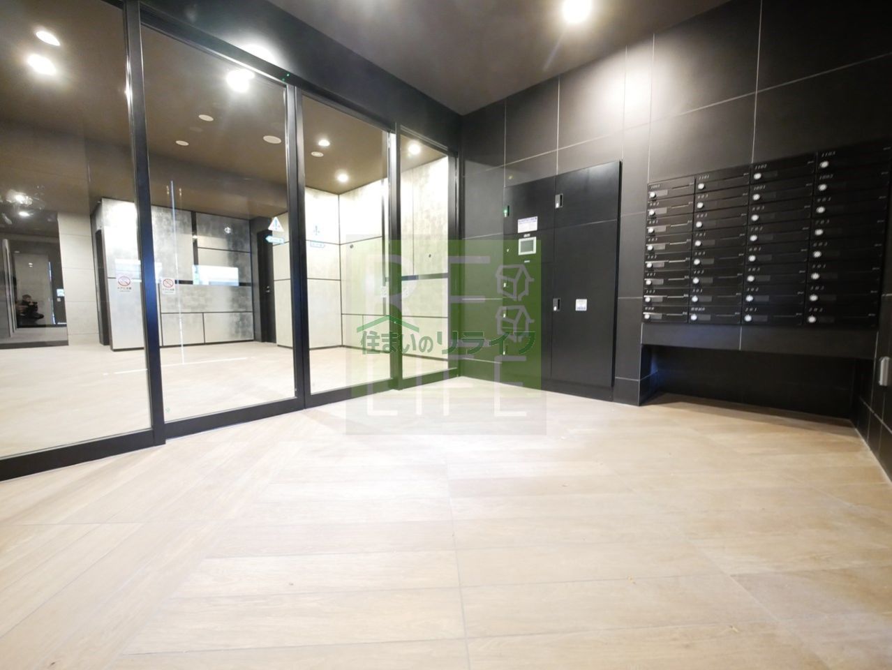 建物エントランス