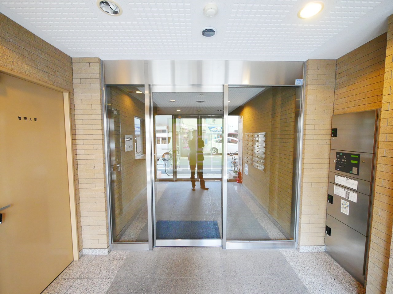 建物エントランス