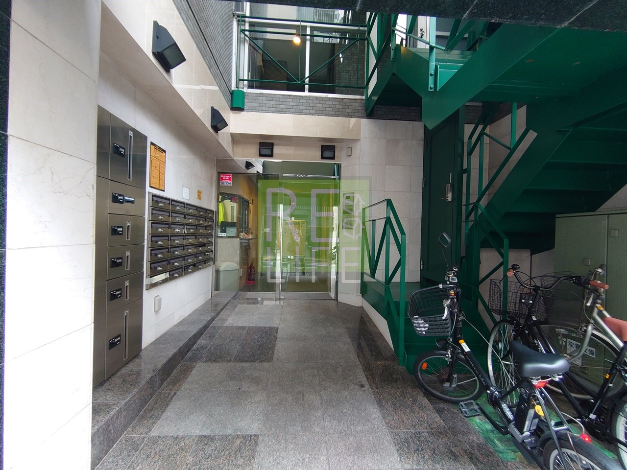 建物エントランス