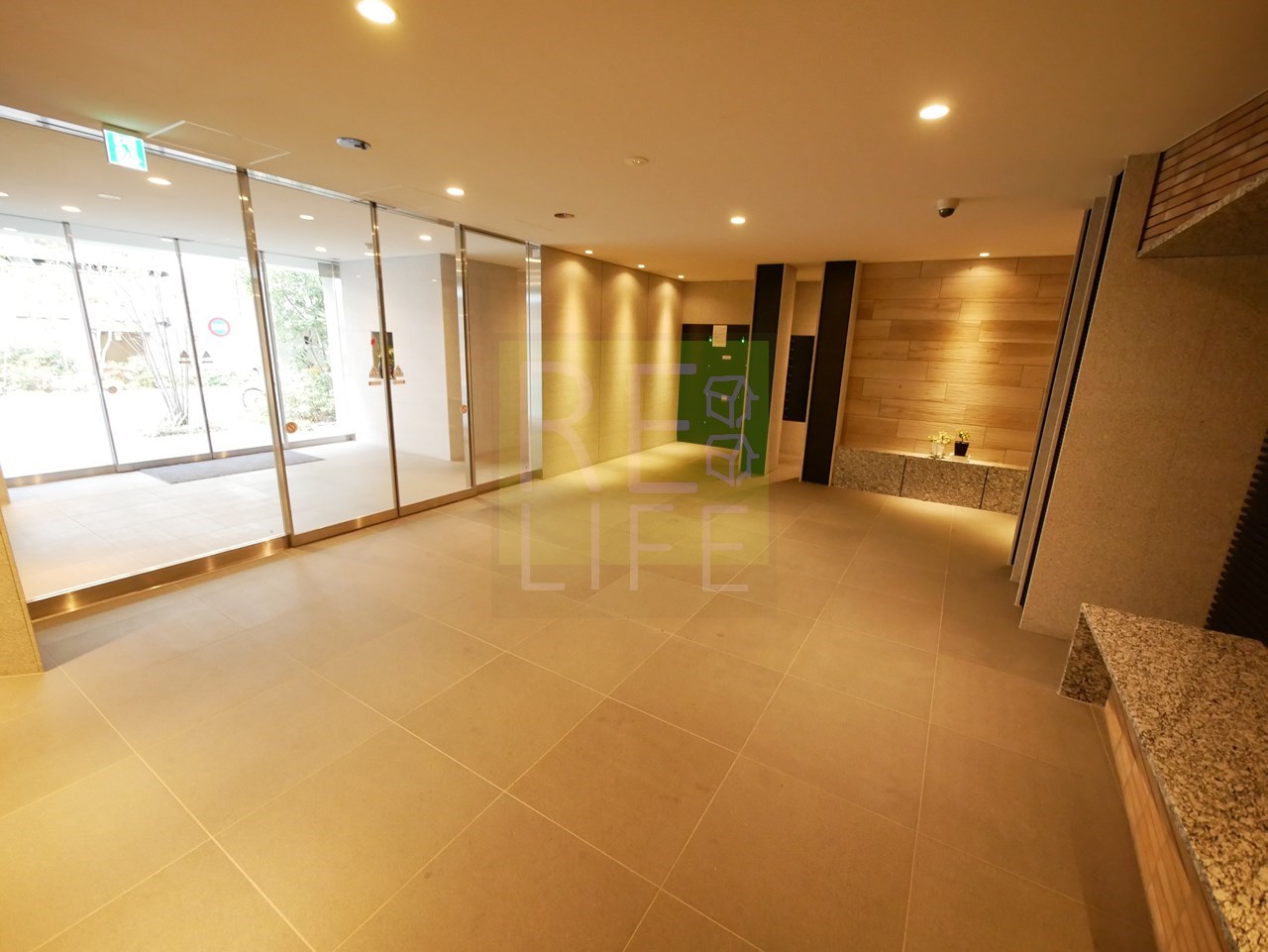 建物エントランス