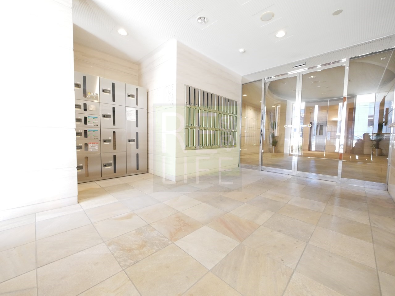 建物エントランス