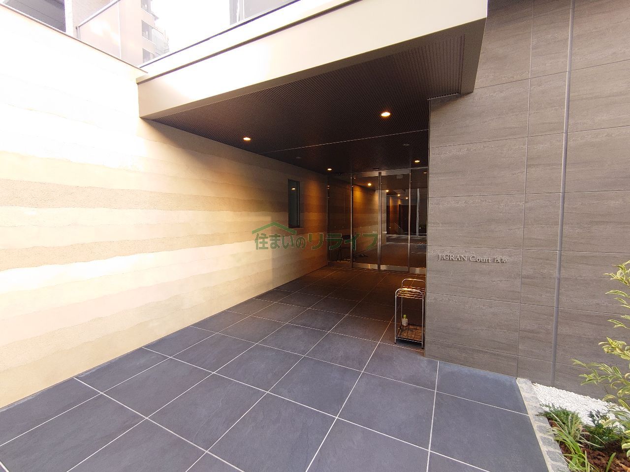 建物エントランス