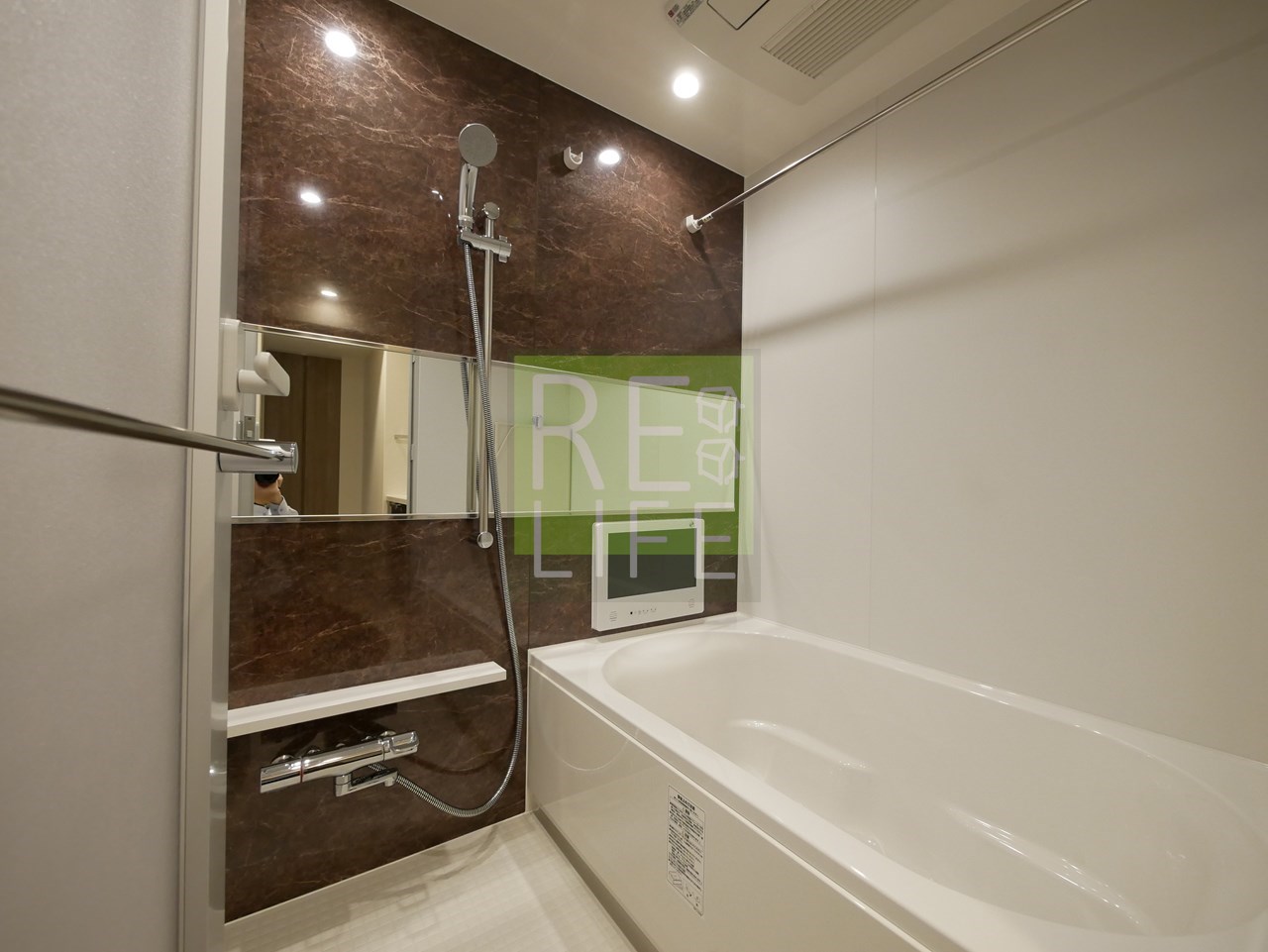 シャワールーム