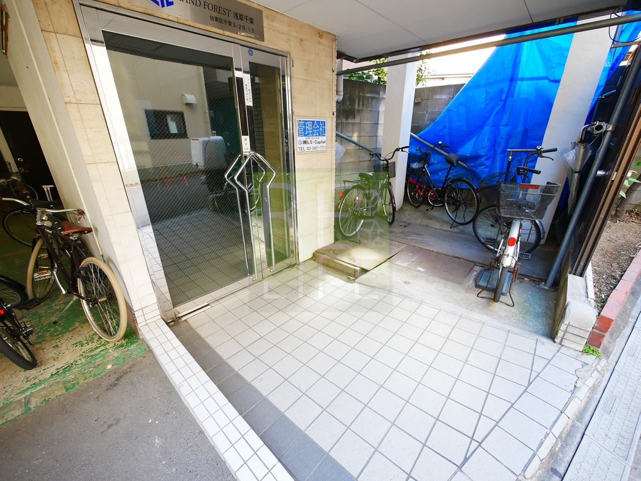 建物エントランス