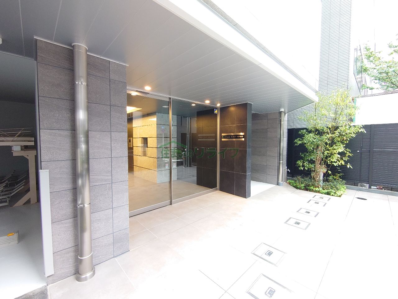 建物エントランス