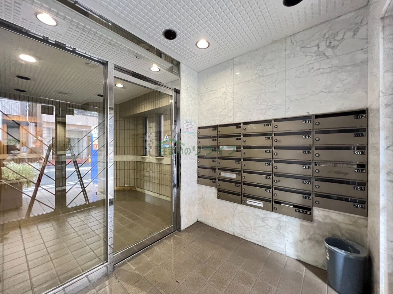 建物エントランス