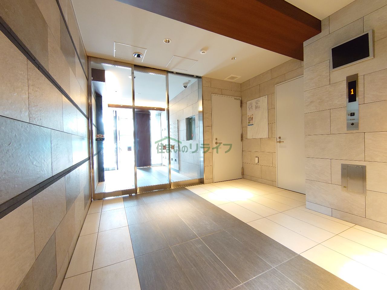 建物エントランス
