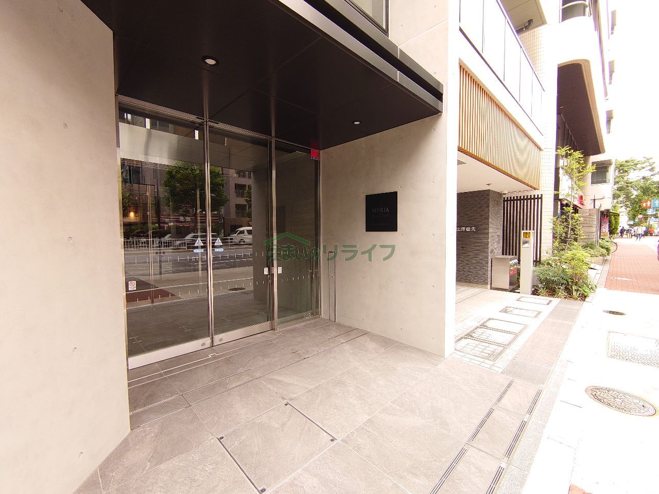 建物エントランス