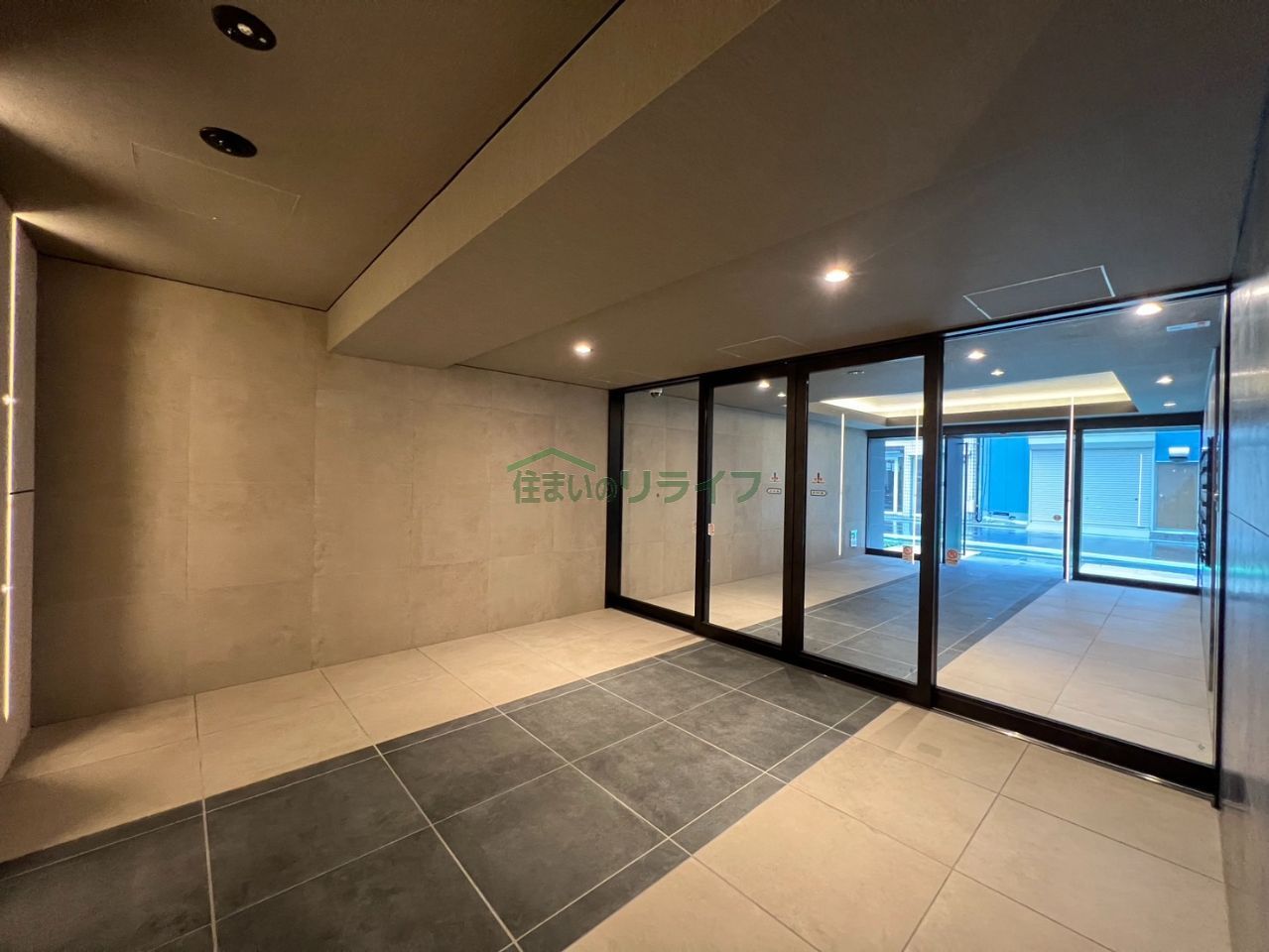 建物エントランス