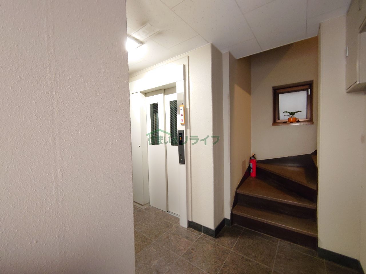 建物エントランス