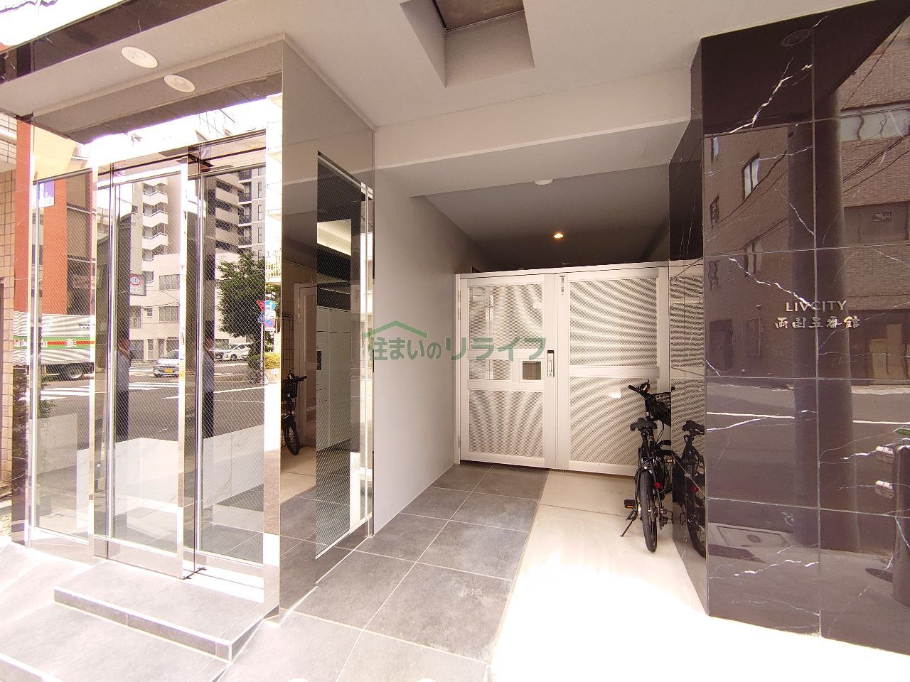 建物エントランス