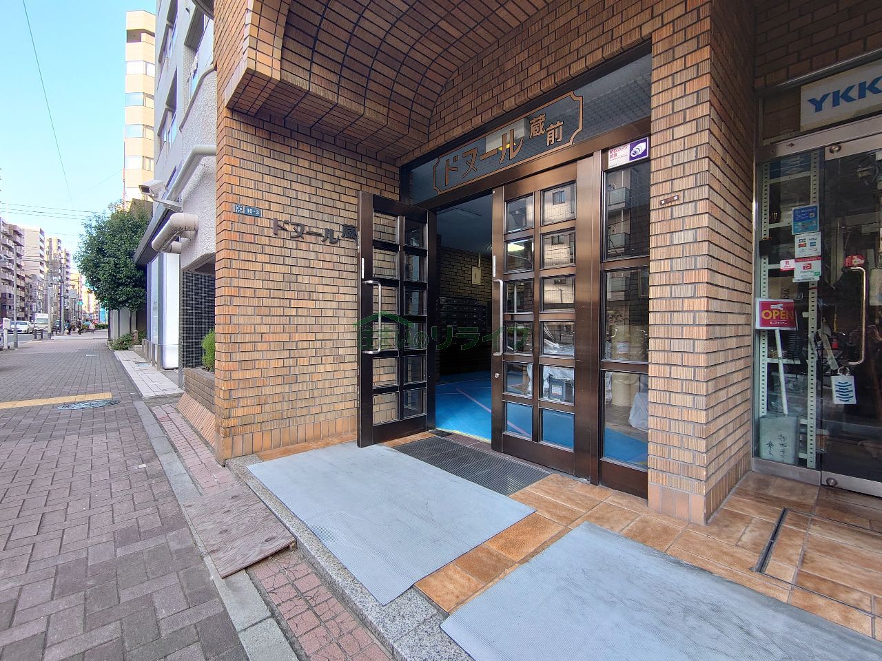 建物エントランス