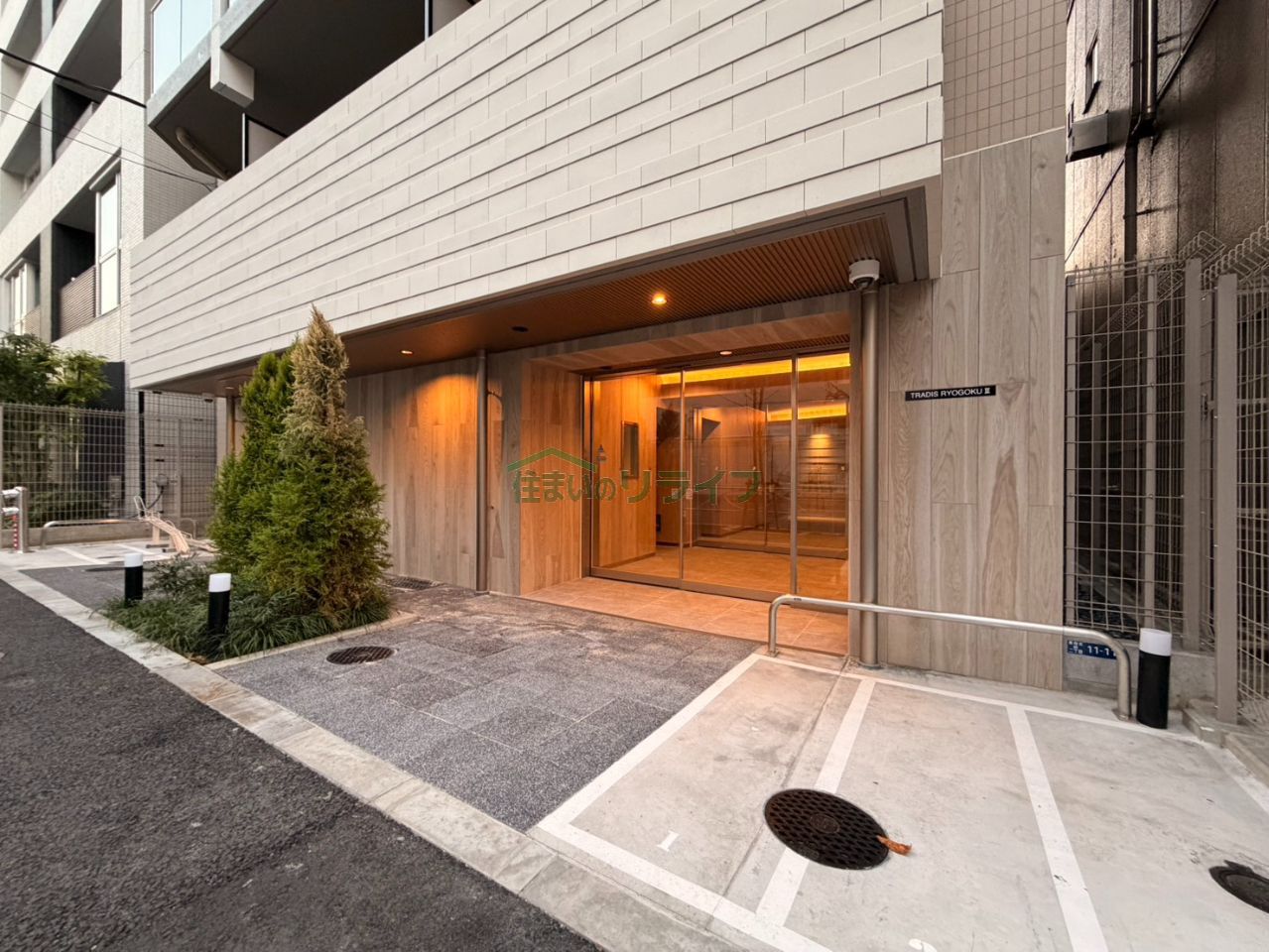 建物エントランス