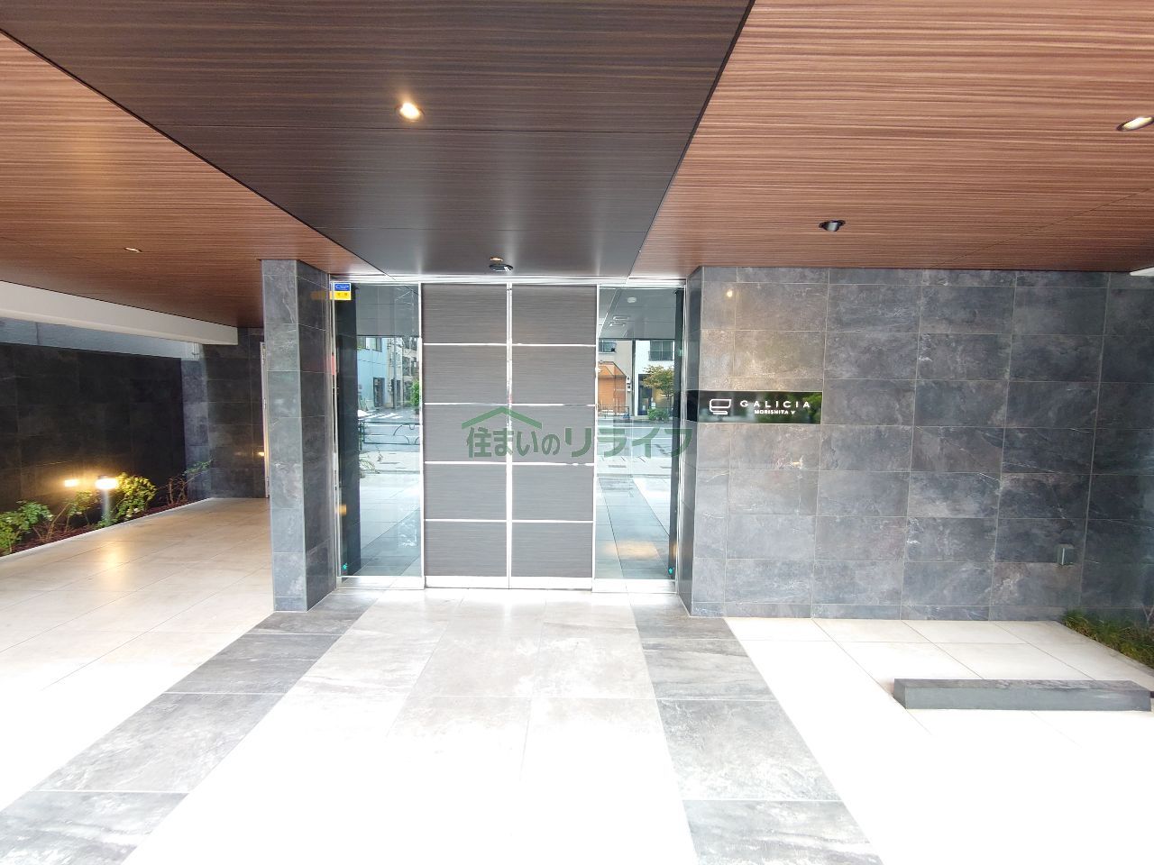 建物エントランス