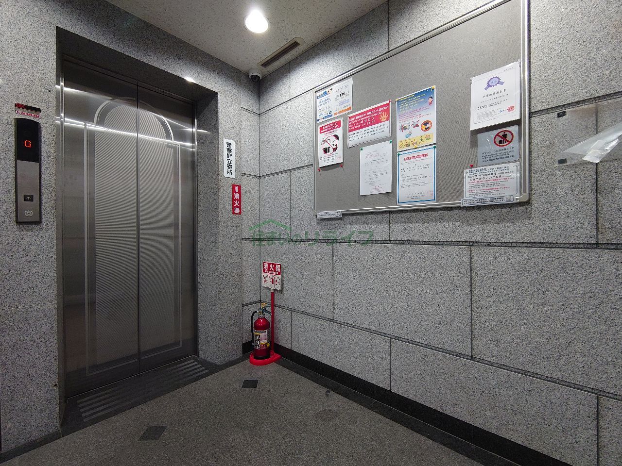 建物エントランス