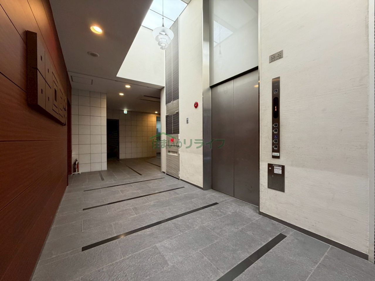 建物エントランス