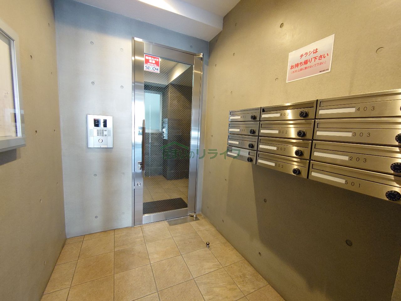 建物エントランス