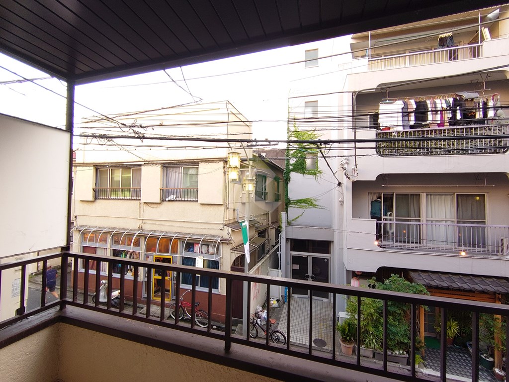バルコニー