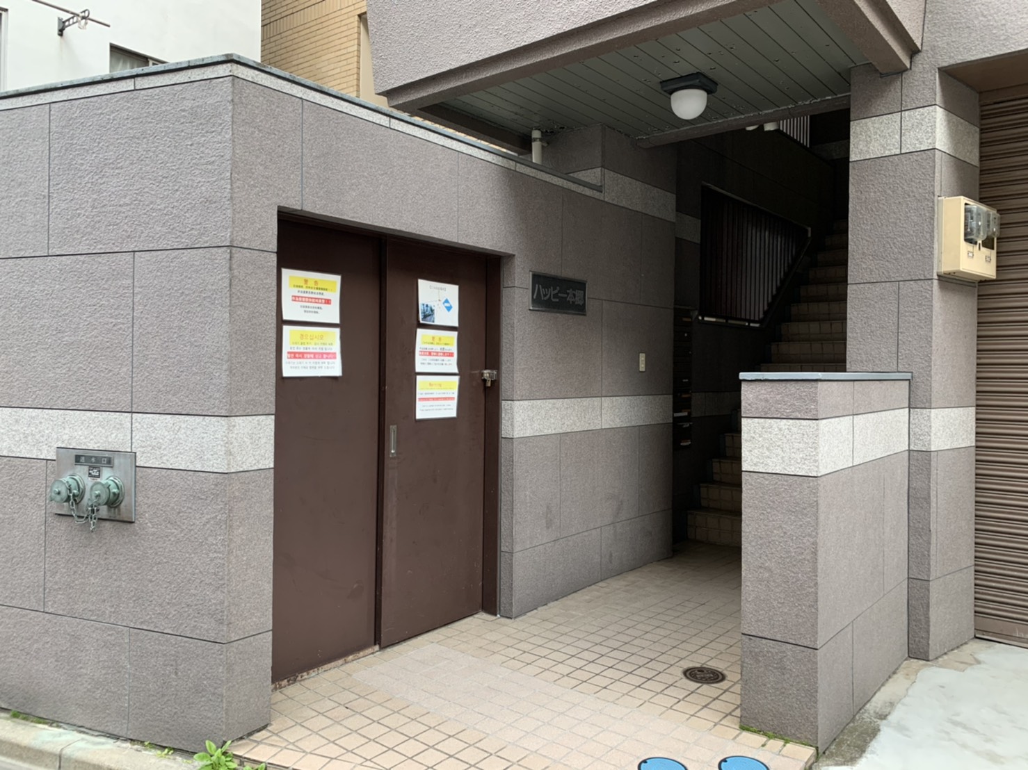 建物エントランス