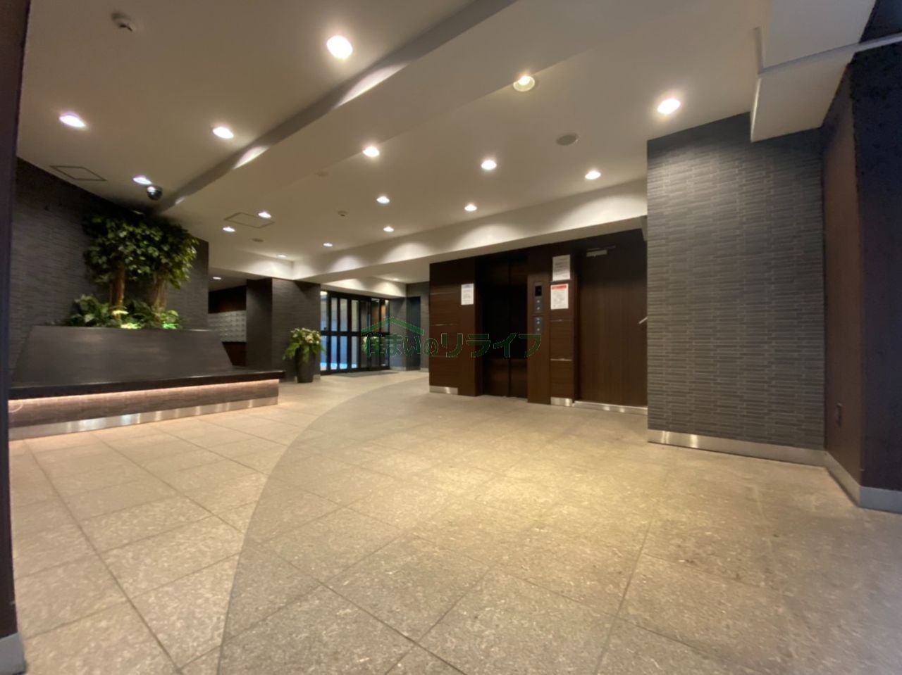 建物エントランス