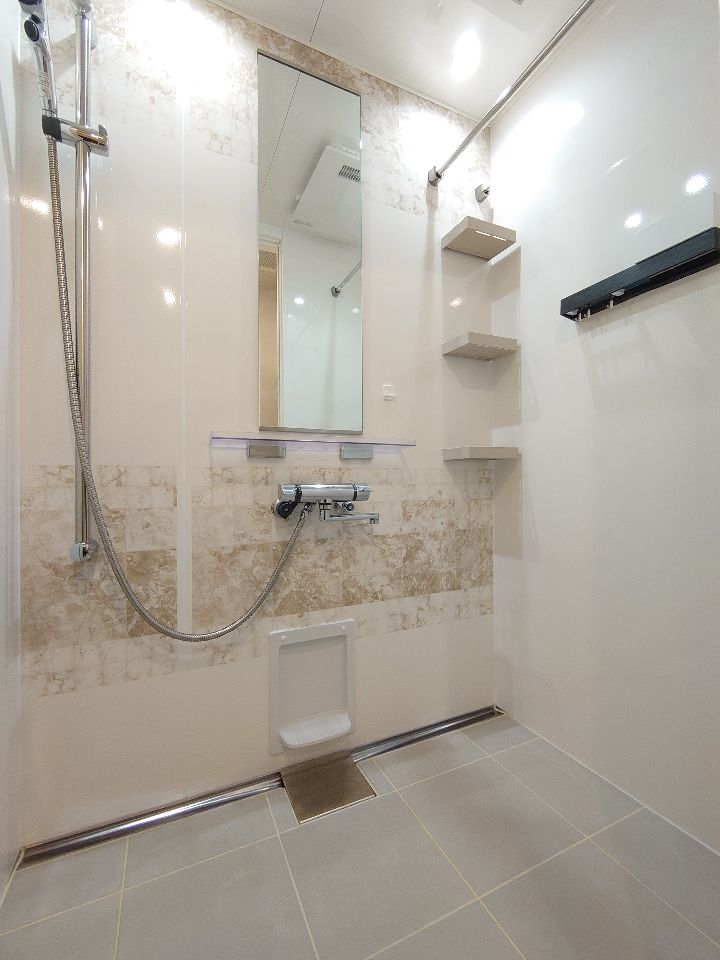 シャワールーム