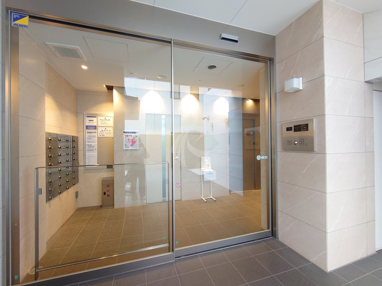 建物エントランス