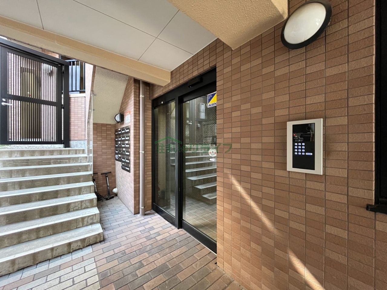 建物エントランス