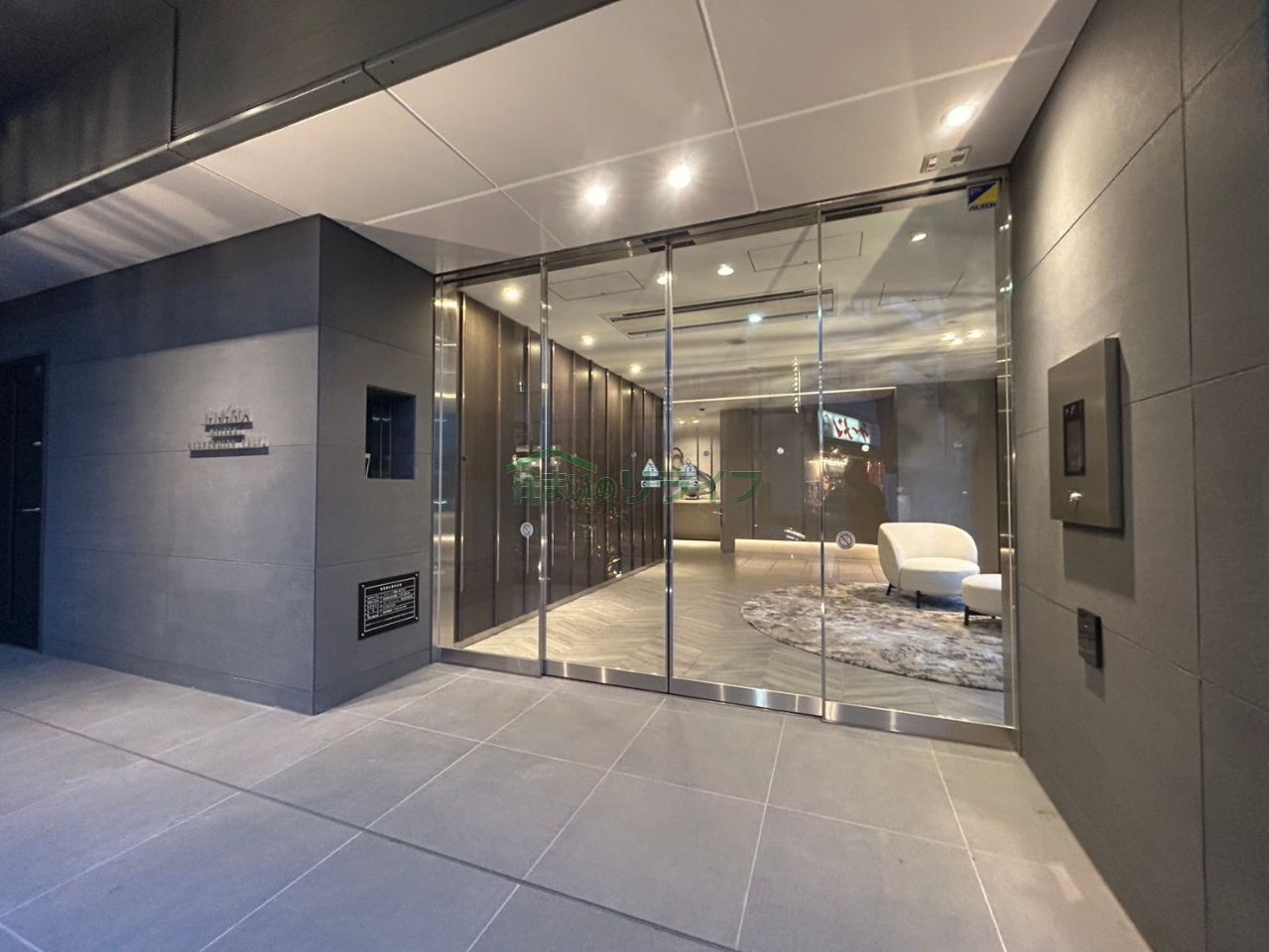 建物エントランス