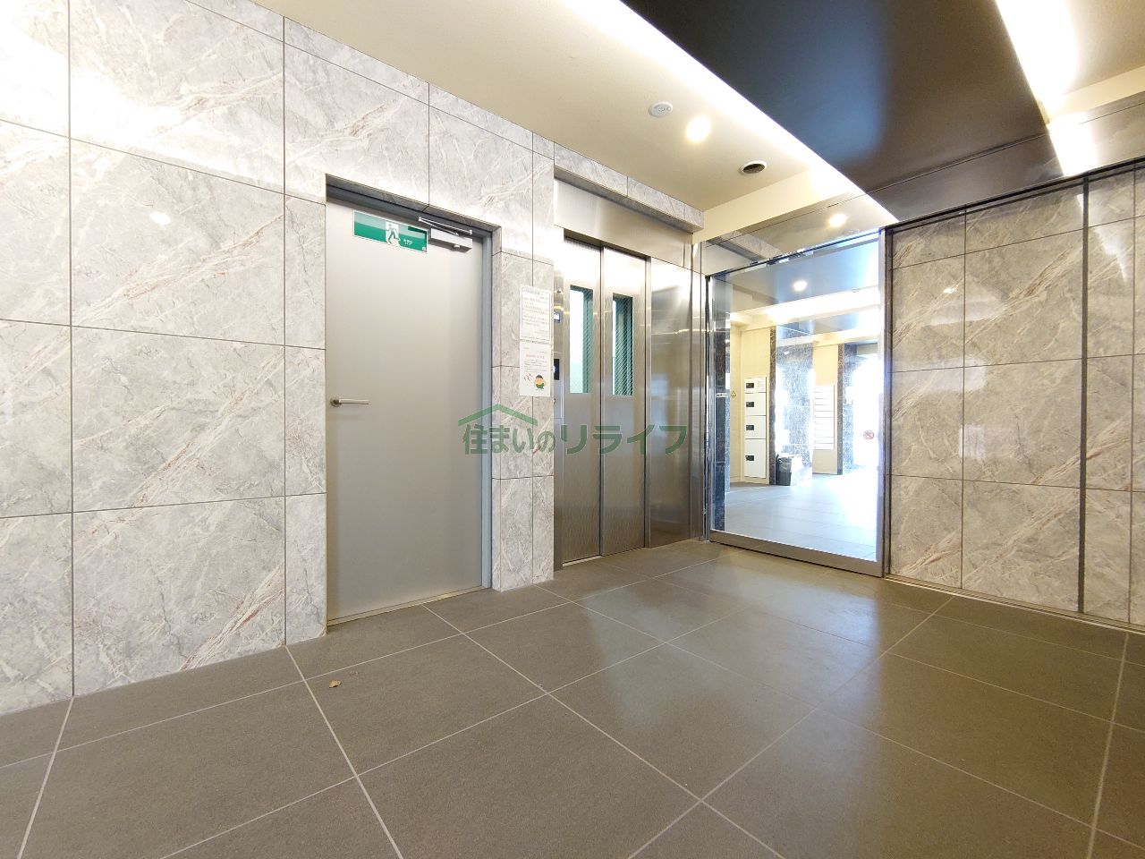 建物エントランス