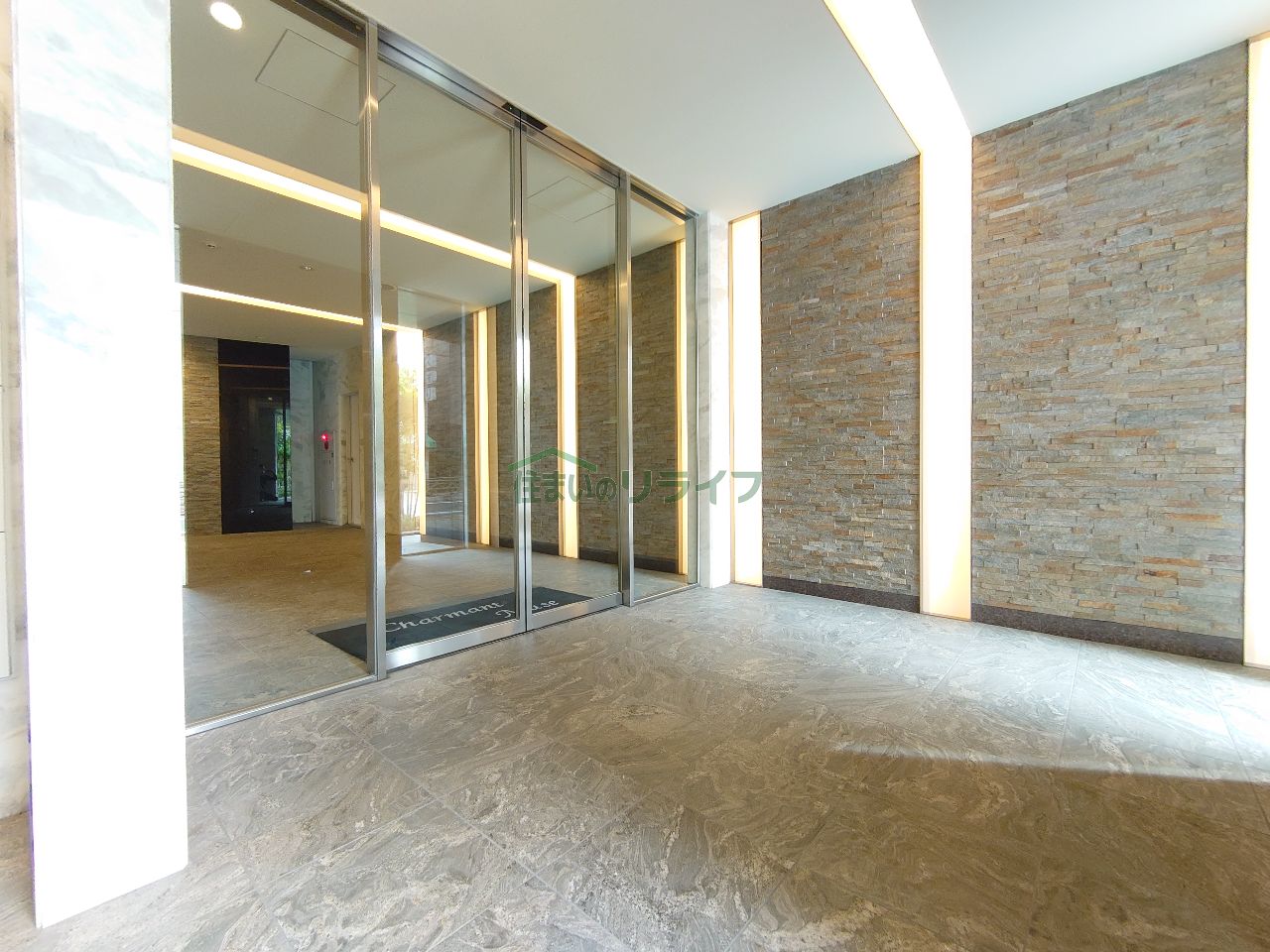 建物エントランス