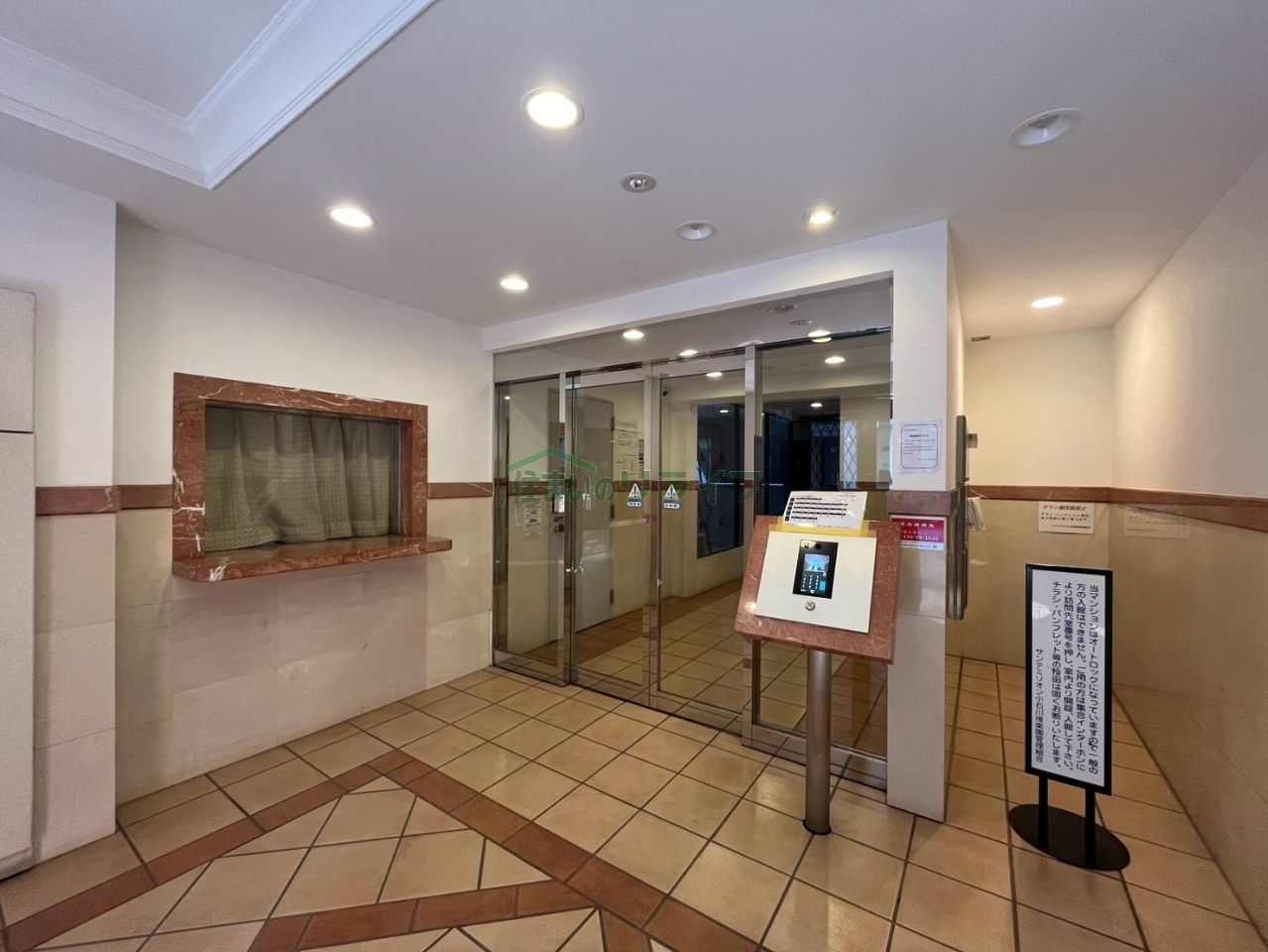 建物エントランス