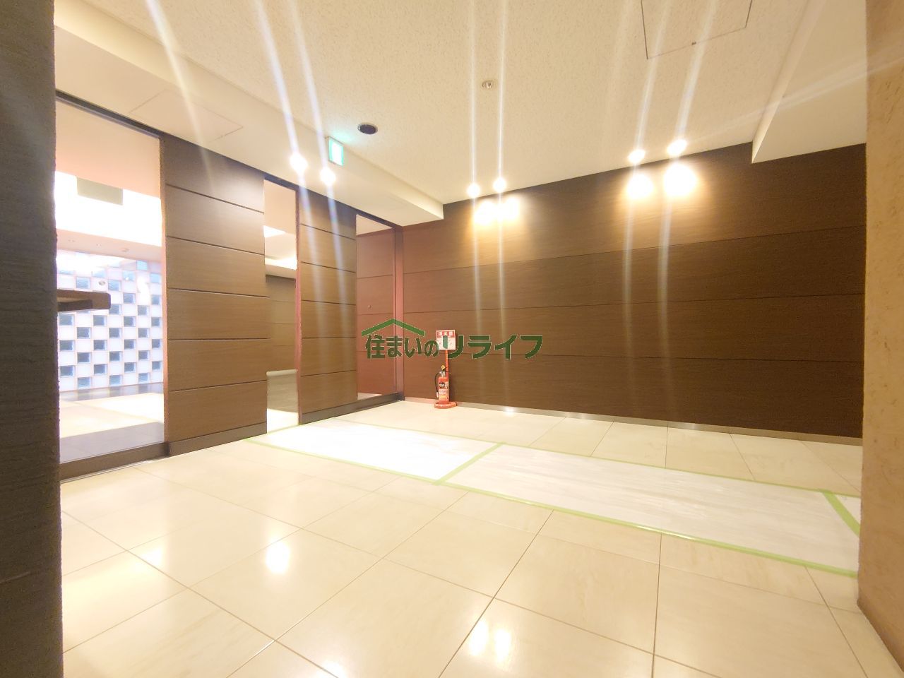 建物エントランス