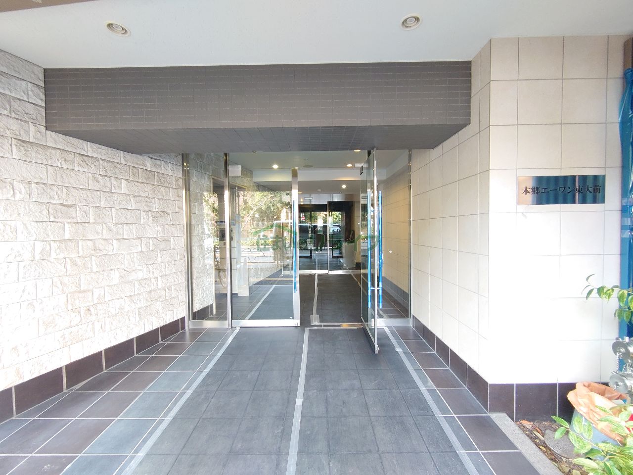 建物エントランス