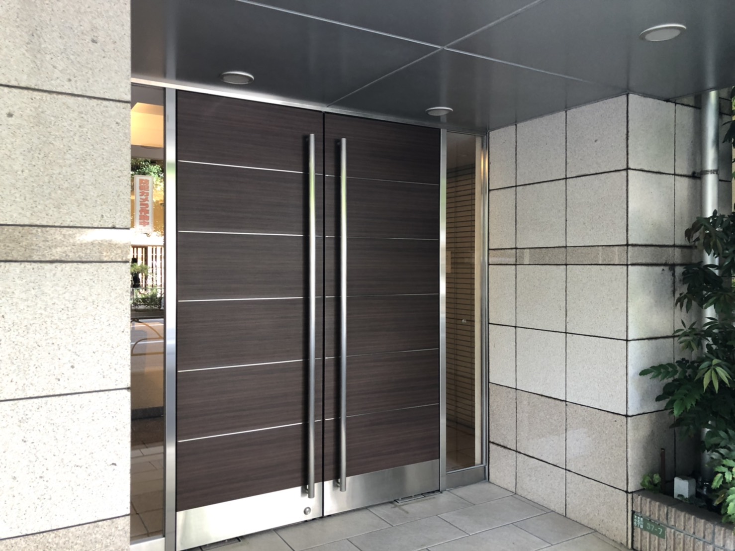 建物エントランス