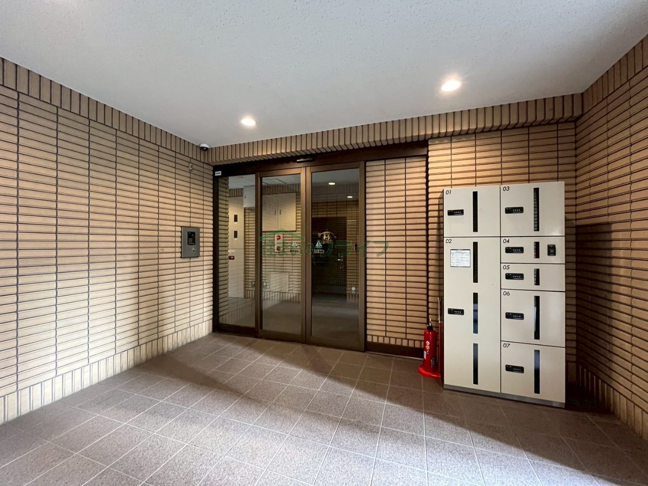 建物エントランス