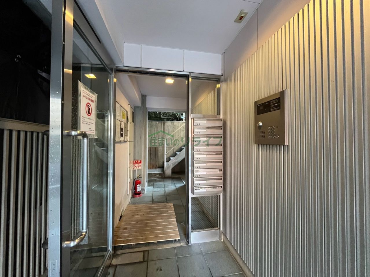 建物エントランス