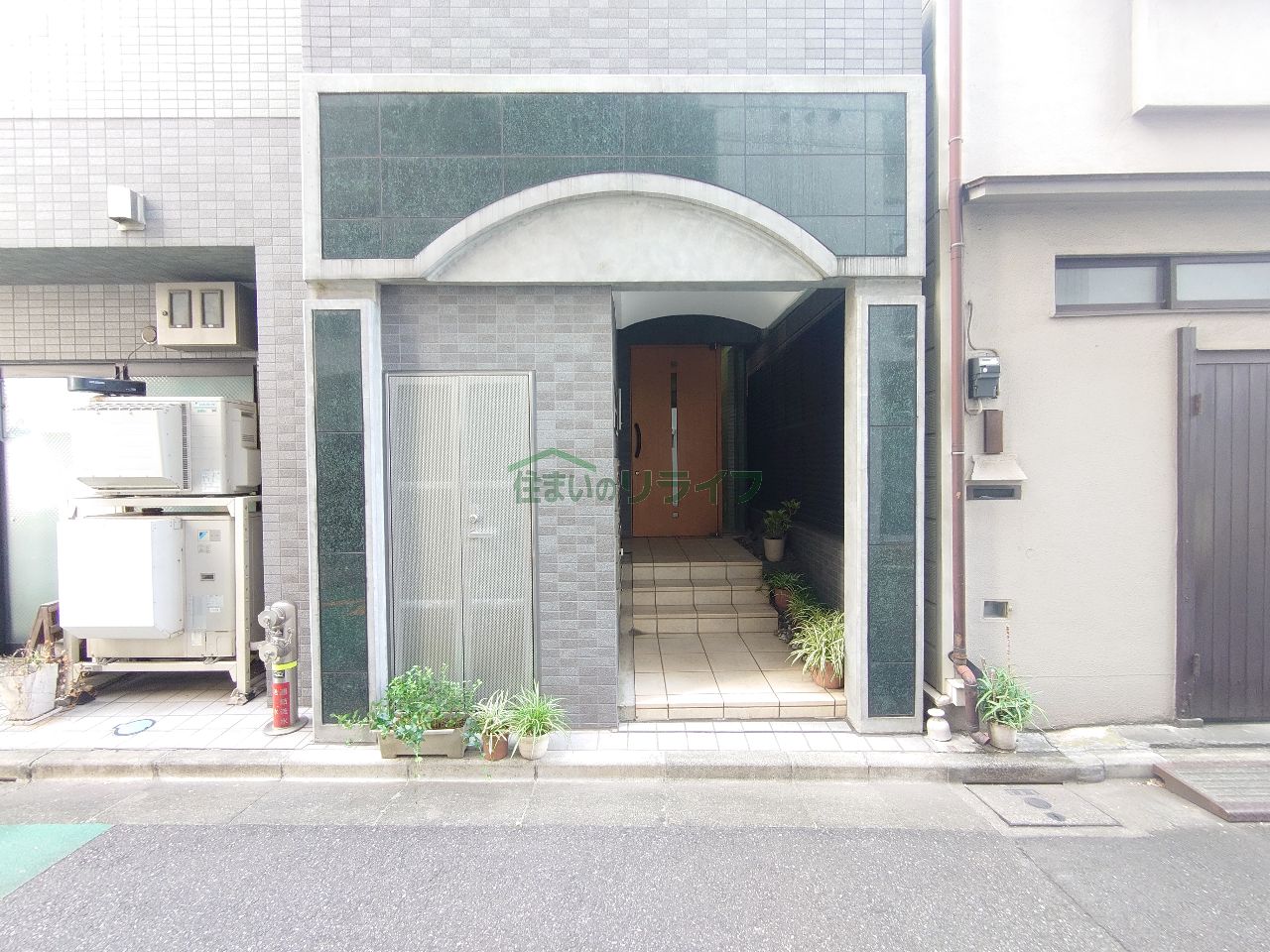 建物エントランス