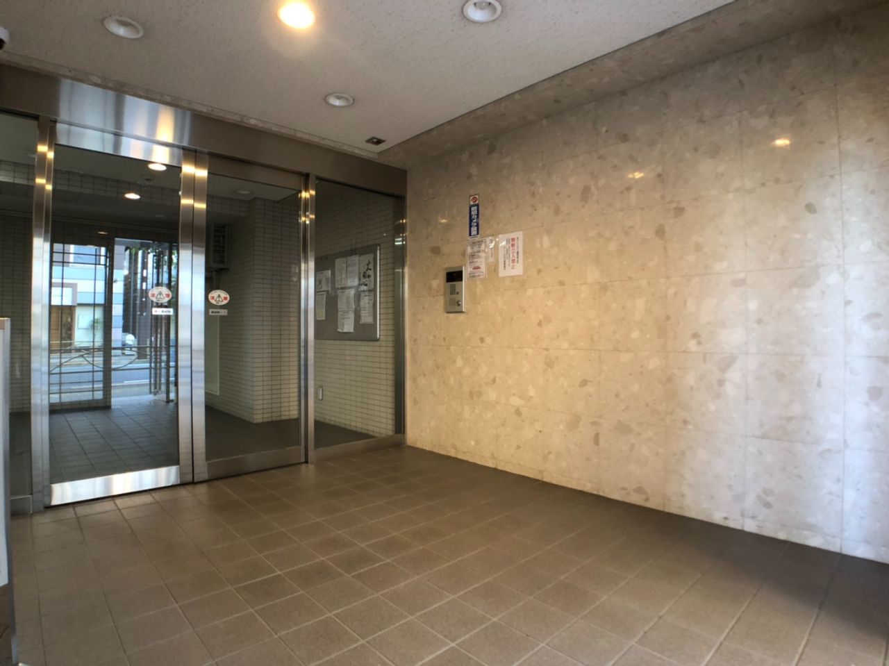 建物エントランス