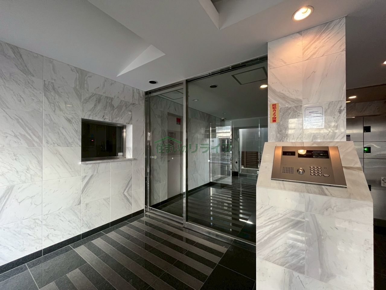 建物エントランス