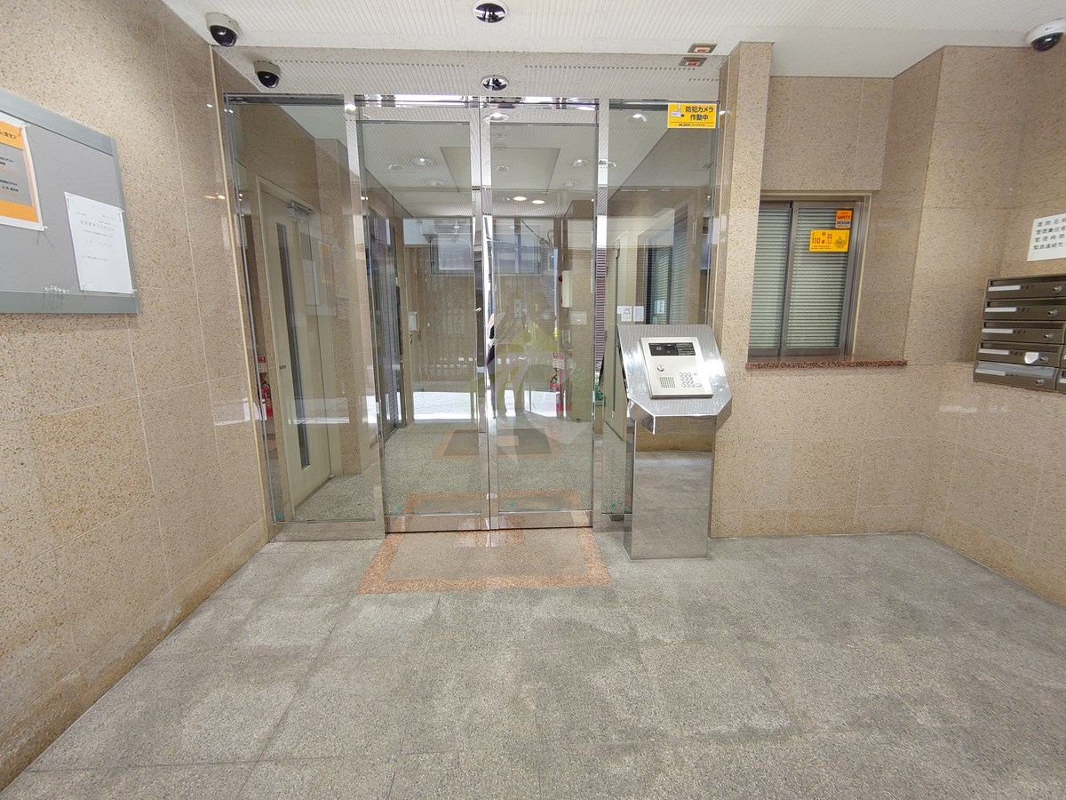 建物エントランス