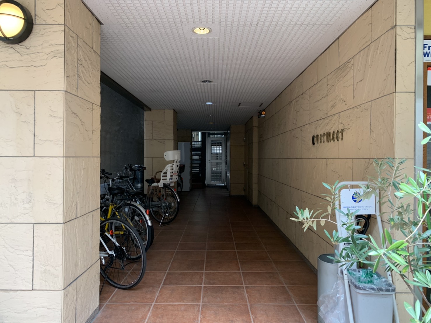 建物エントランス