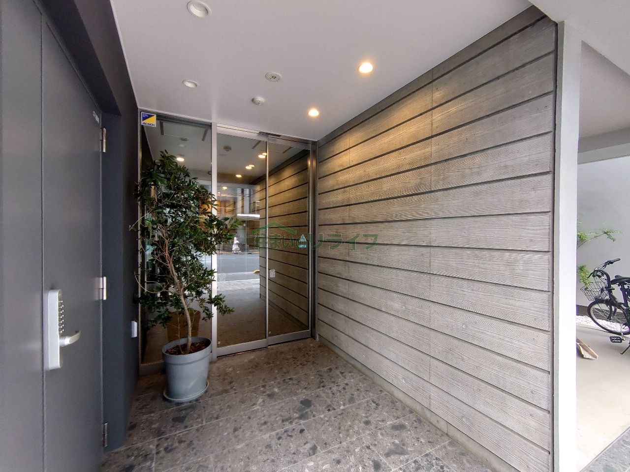 建物エントランス