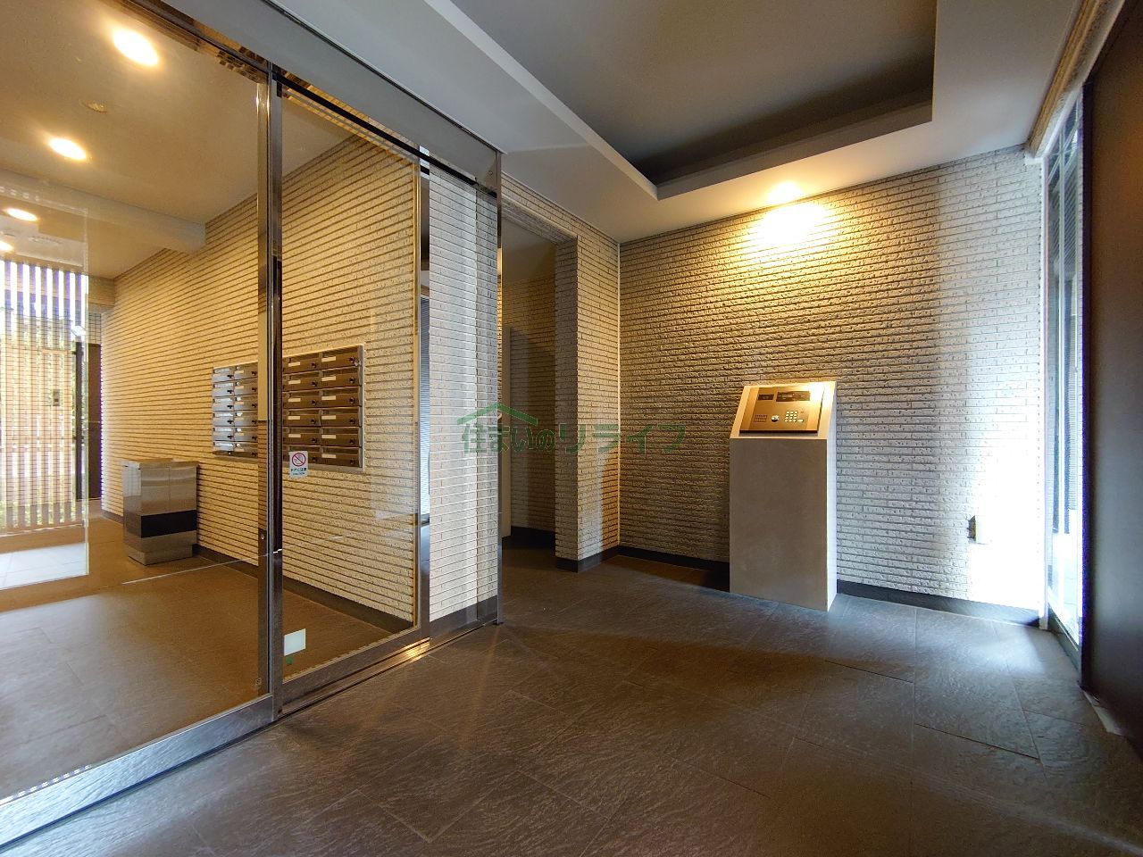 建物エントランス