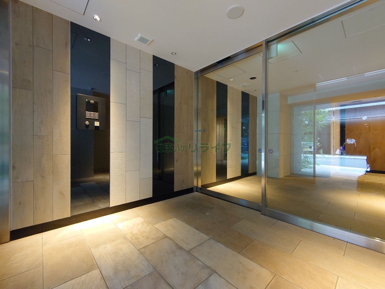 建物エントランス